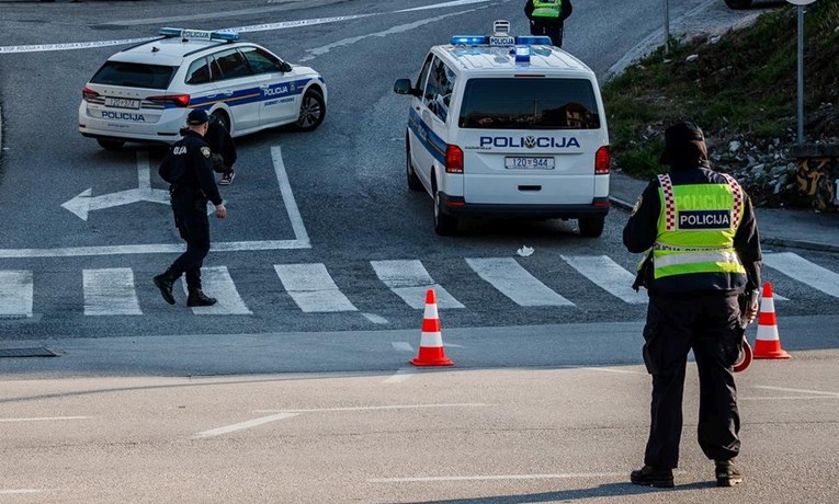 Mladić u Splitu divljao po cesti, odbio alkotest, bježao i završio u pritvoru