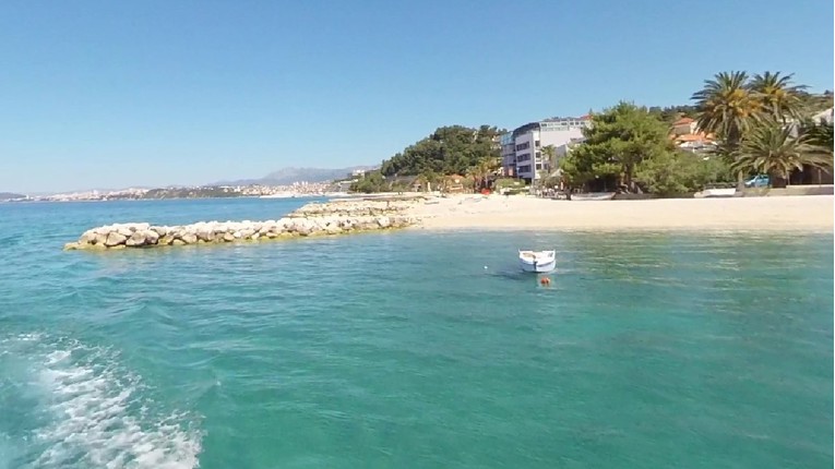 Na plaži u Podstrani pronađeno mrtvo tijelo