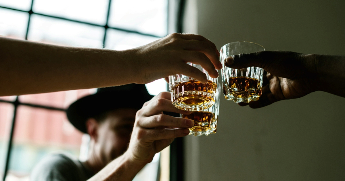 Liječnik otkriva 10 znakova da bi vaša konzumacija alkohola mogla biti zabrinjavajuća