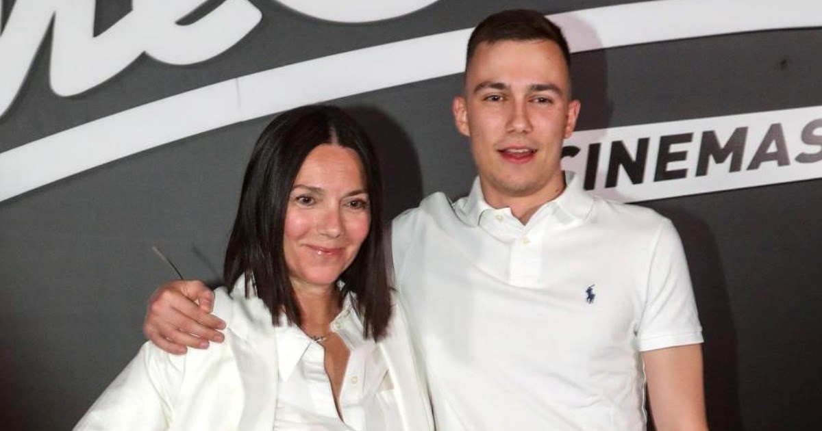 Daniela Trbović snimljena sa sinom Lovrom s kojim se rijetko pojavljuje u javnosti