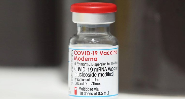 Moderna iz Europe povukla na tisuće bočica cjepiva protiv covida