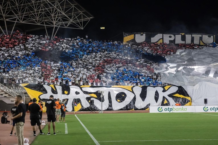 Hajduk u sat vremena rasprodao Poljud za Ajax