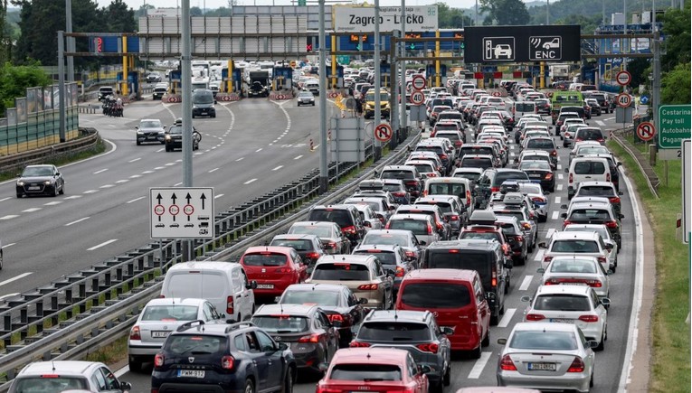 HAC: Promet na autocestama veći za 9% u odnosu na lani, zarada veća za 8%