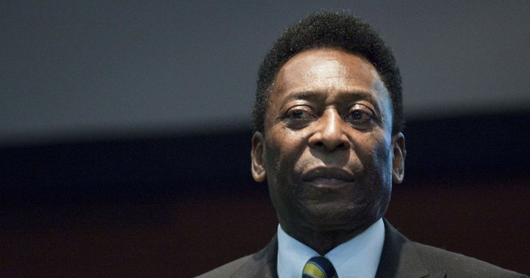 Pele hospitaliziran zbog oteklina po cijelom tijelu, kemoterapija ne djeluje