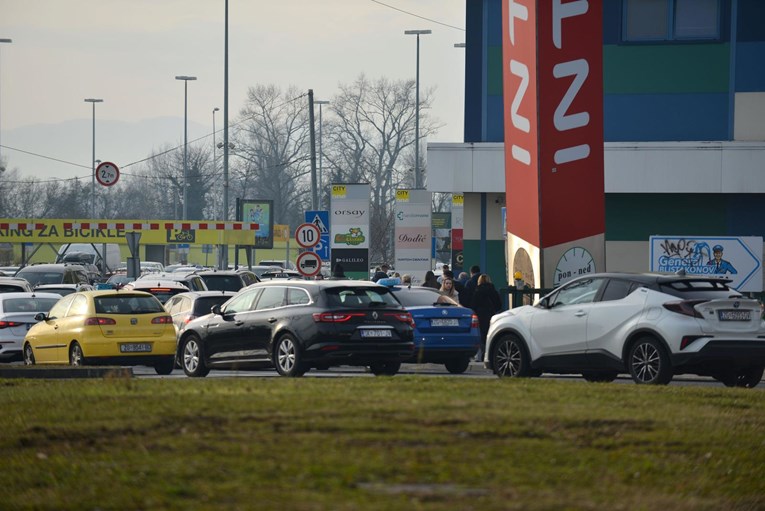 Hrvati troše više već 33. mjesec zaredom