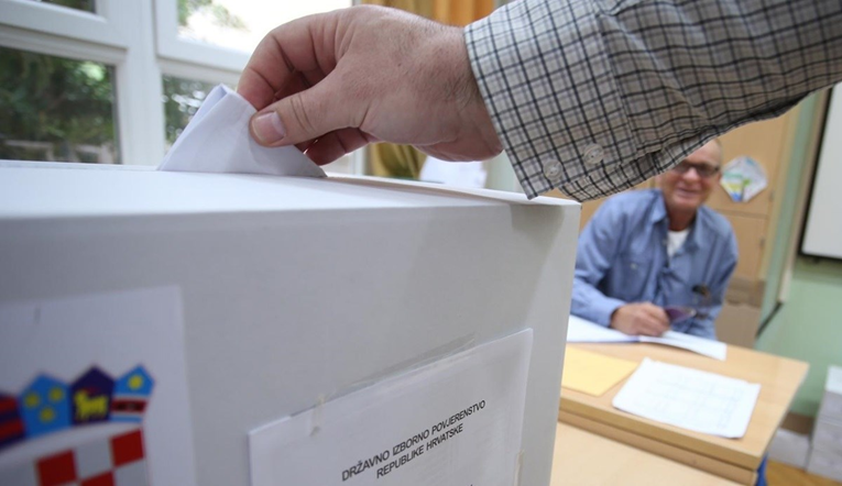 Sindikati traže od ministarstva da jasno kažu kako će izborni dan biti neradni