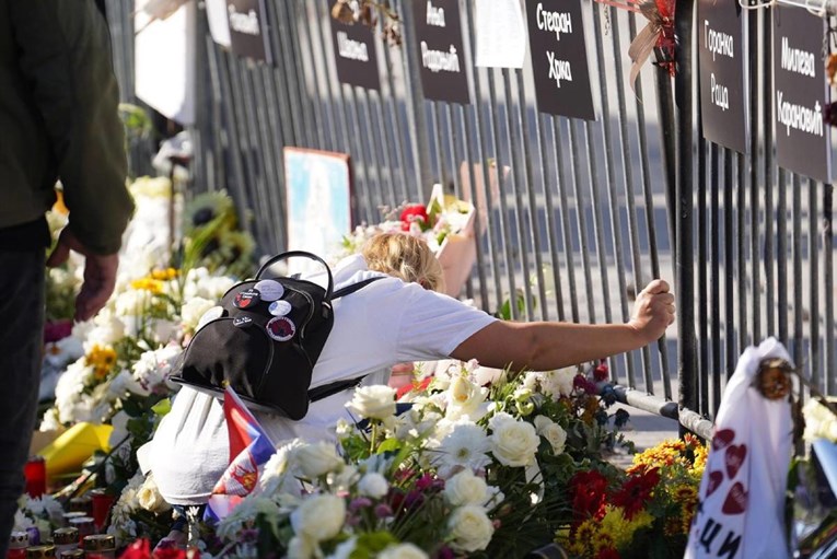 Majka kojoj je sin poginuo pod nadstrešnicom u Novom Sadu objavila uvjete vlastima