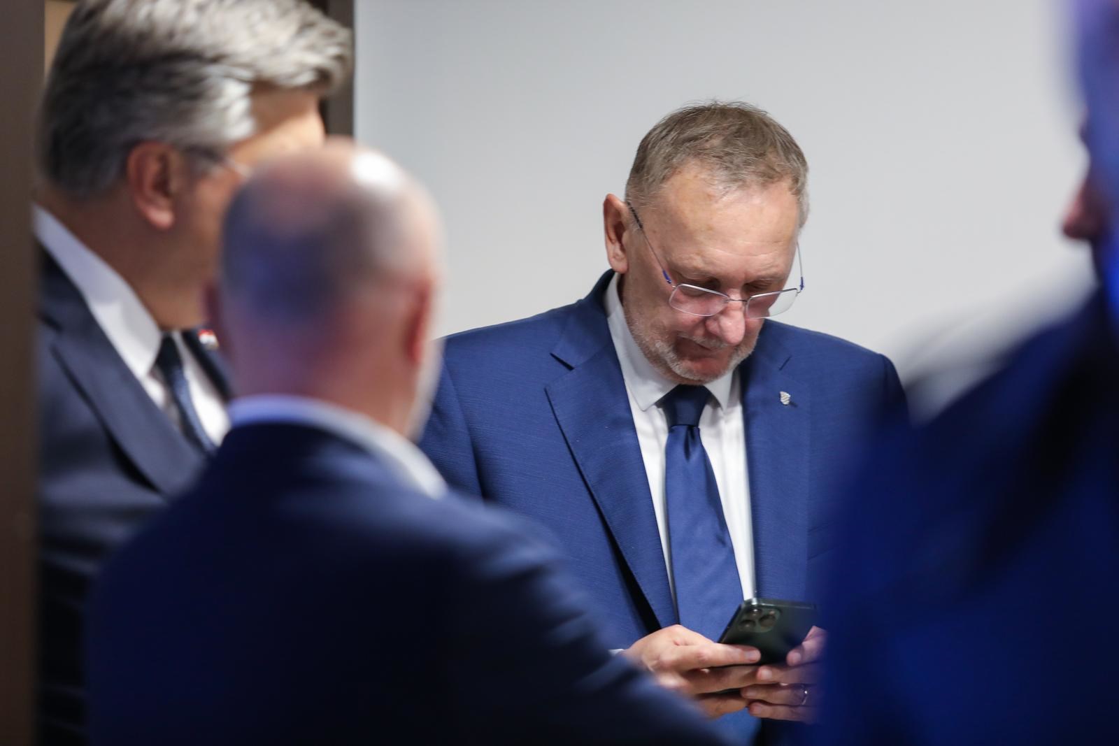 Podli i nemoralan plan i zadnju crtu privatnosti želi staviti pod državnu kontrolu