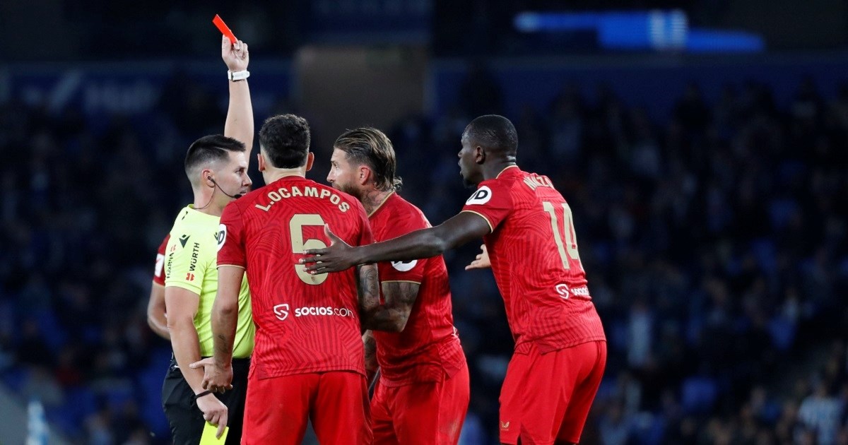 Ramos je zatražio suca da pogleda VAR. On je to napravio i dao mu crveni karton