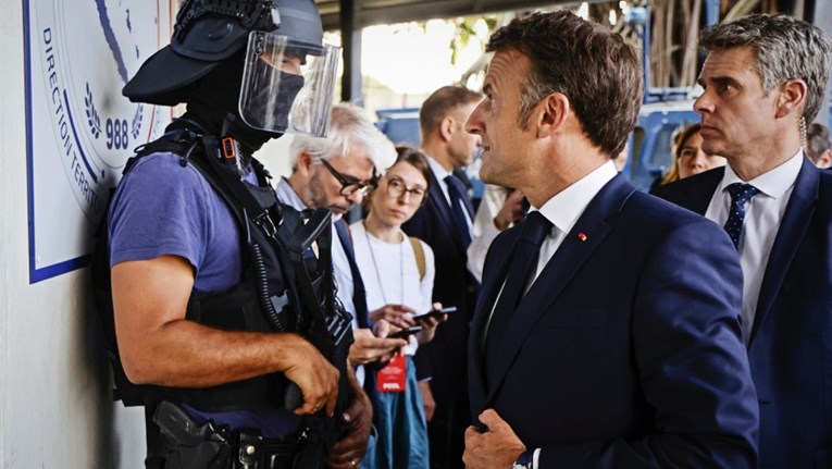 Macron na Novoj Kaledoniji zbog golemih nemira odgodio izbornu reformu