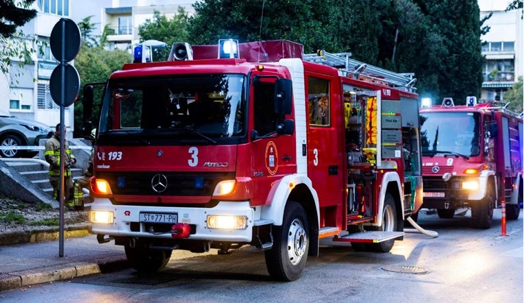 U Splitu izbio požar na dimnjaku restorana, vatrogasci ga brzo ugasili