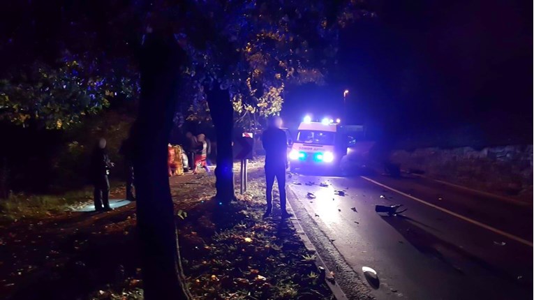 Pijana vozačica sletjela s ceste u Kninu, poginuo 28-godišnjak