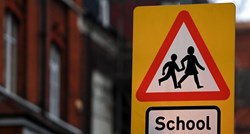 Popuštaju se mjere u Britaniji, u Engleskoj i Sjevernoj Irskoj se otvorile škole
