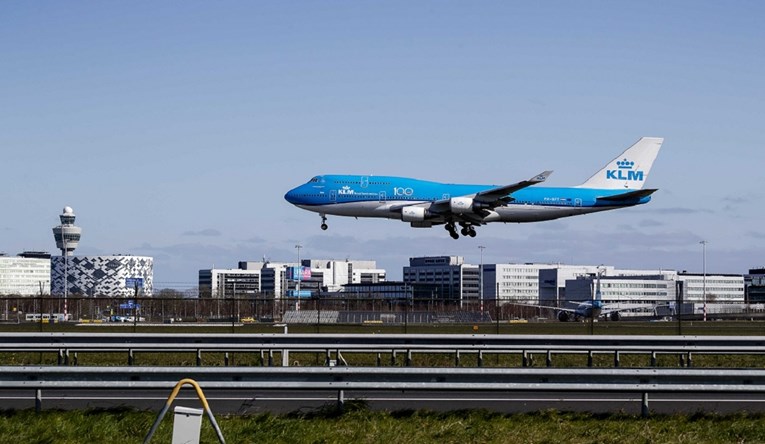 Nizozemski aktivisti: Jedini način da se odgovorno leti avionom jest da se ne leti