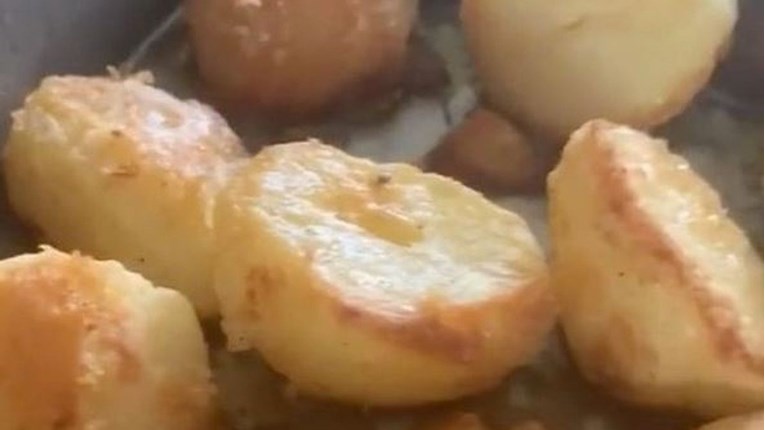 Samoprozvani chef tvrdi: Uz ovaj sastojak pečeni krumpiri će biti savršeno hrskavi
