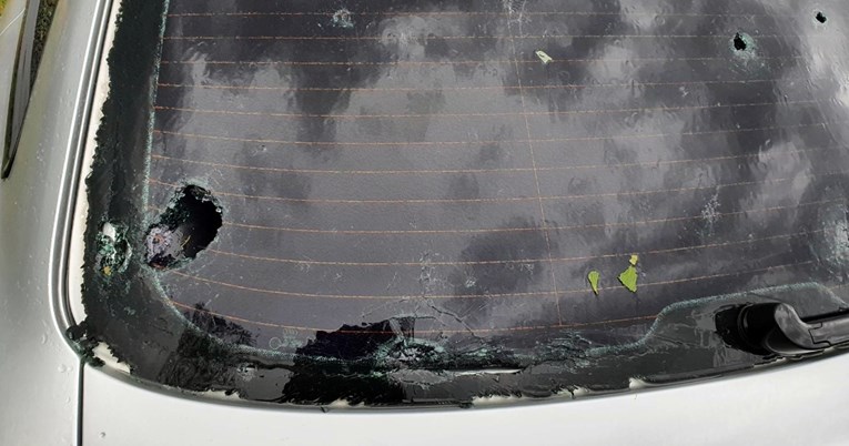 FOTO Snažna tuča kod Varaždina razbijala stakla na autima