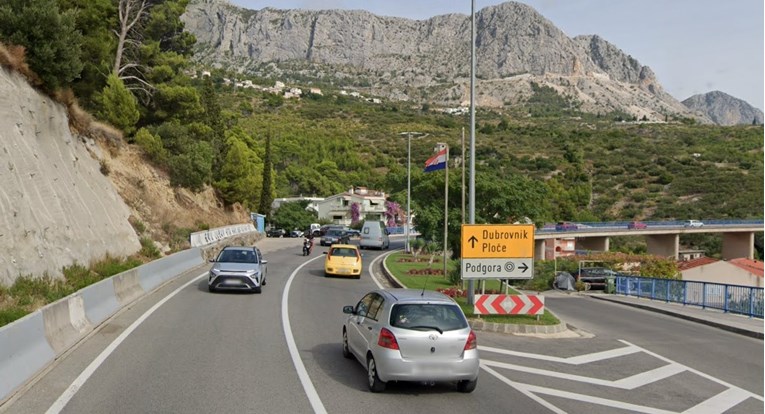 Sudar u Podgori, ozlijeđeno petero ljudi. Zatvorena je cesta
