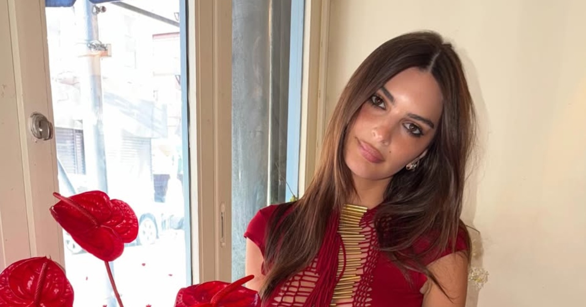Rođendanska haljina Emily Ratajkowski nije za one koji igraju na sigurno