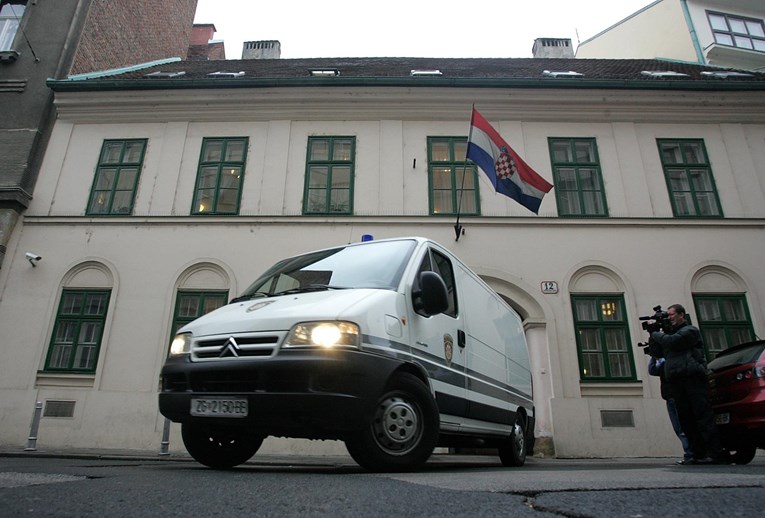 Uhićen zbog terorizma. Najprije je došao na vrata Vladimiru Šeksu