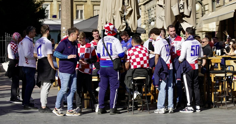 Navijači se okupili u centru Zagreba uoči utakmice Hrvatske i Škotske na Maksimiru