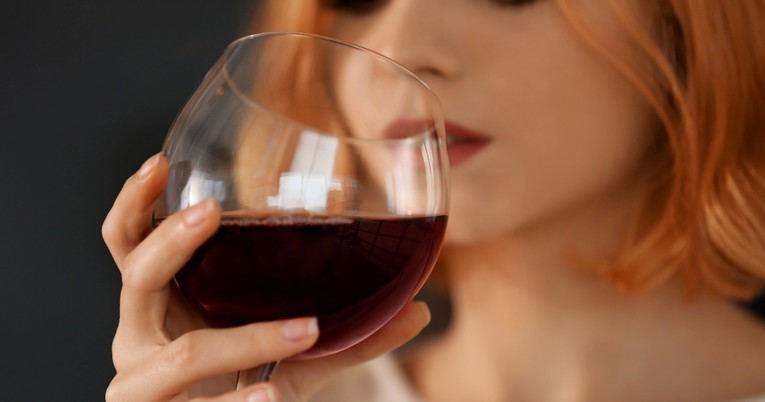 Postavite si ovih pet pitanja da biste bolje razumjeli svoj odnos prema alkoholu
