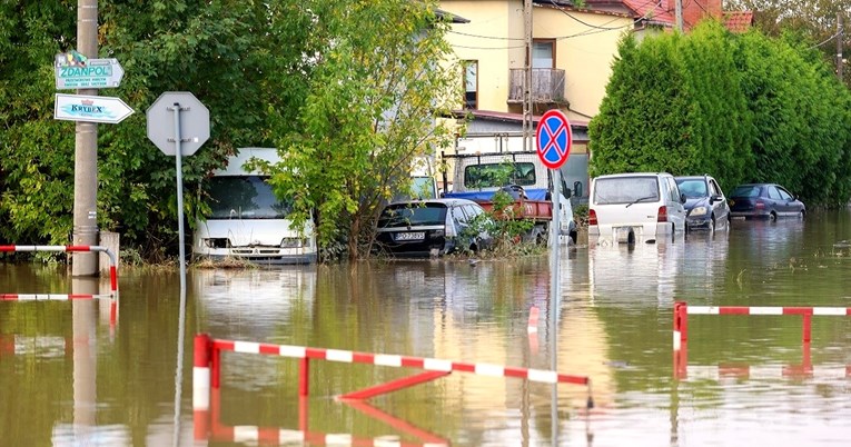 Broj mrtvih u poplavama prešao 20. Italija sljedeća na udaru, izdana upozorenja