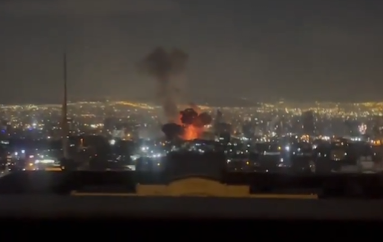 VIDEO Napadnuto sjedište iranske državne televizije, prekinuto emitiranje