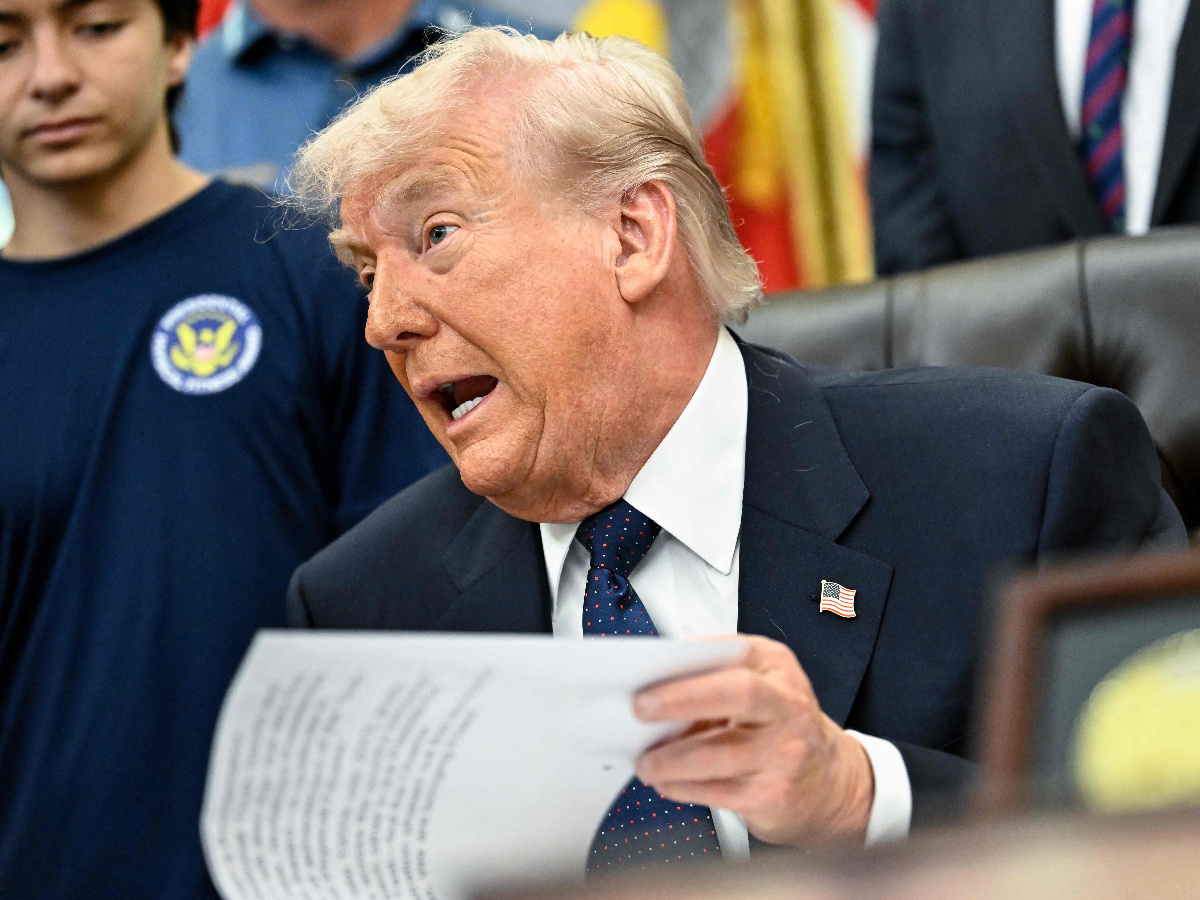 Trump: Iran bi trebao dići bijelu zastavu