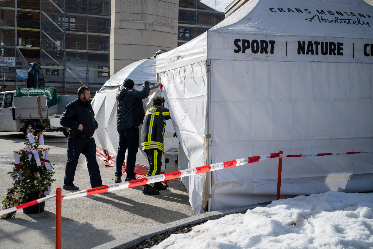 Zapalio se spomenik žrtvama požara u Crans-Montani. "Vatra je izbila kod svijeća"