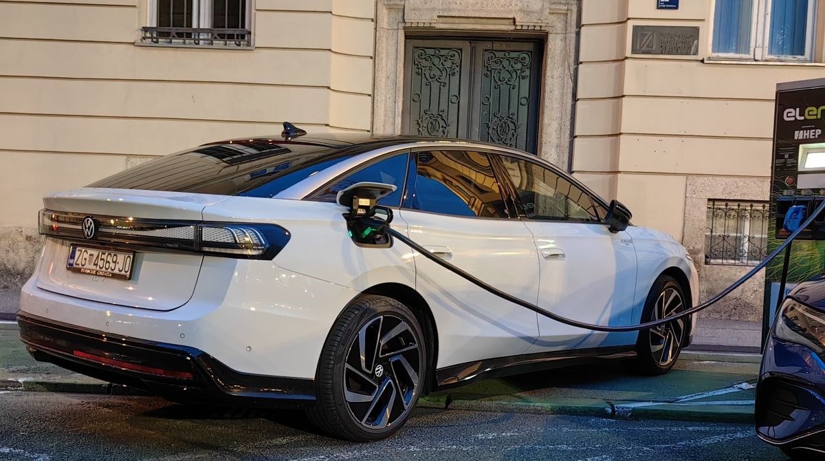 Kupcima i dalje nisu zanimljivi. Električna vozila jednostavno nisu dobra opcija