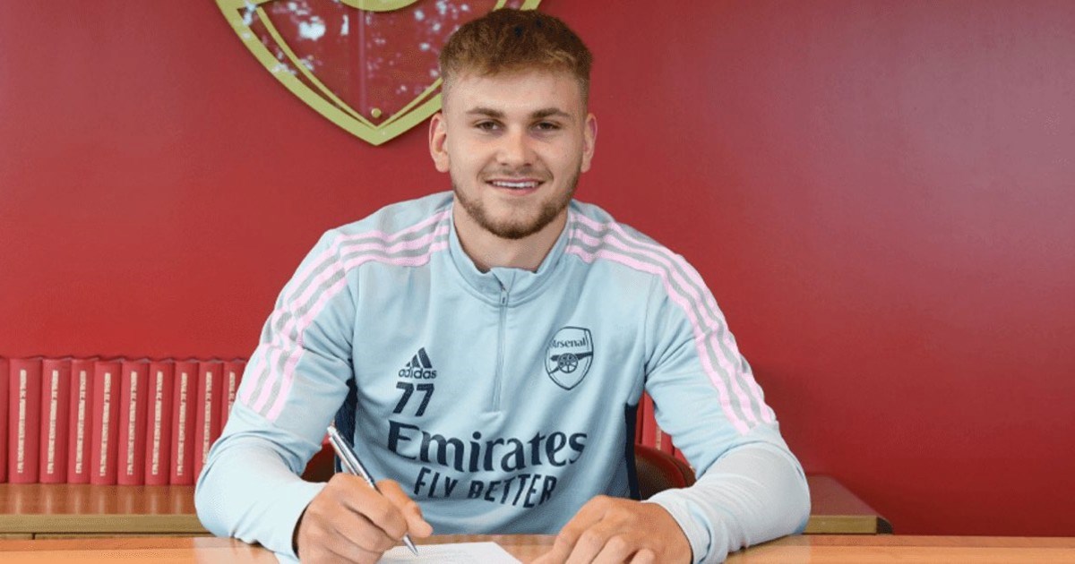 Bivši talent Arsenala (21) udario u betonski zid na utakmici. U komi je