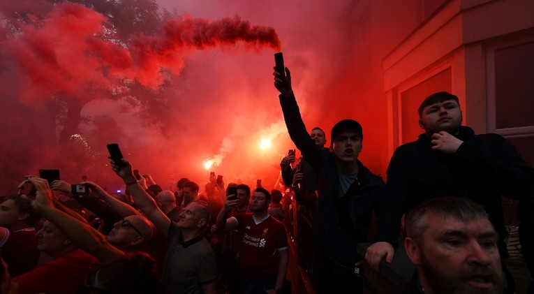 UEFA imenovala istražitelja pariških incidenata. Navijači Liverpoola bijesni