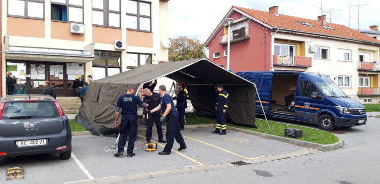 U Koprivnici i Đurđevcu postavljeni šatori ispred domova zdravlja