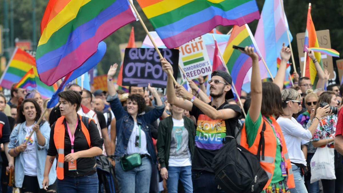 U Sarajevu povorka ponosa, islamistička udruga organizirala protuprosvjed