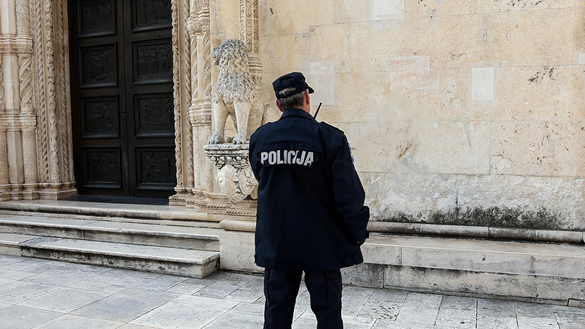 Što će policija napraviti sa svećenicima koji najavljuju mise za Uskrs? Ništa
