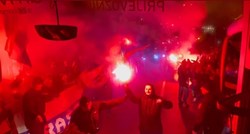 Zlatko Dalić objavio snimku iz autobusa, navijači s bakljama im prepriječili put
