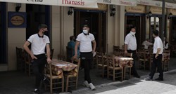 U Grčkoj ljudi pohrlili na terase kafića i restorana, otvoreni su nakon pola godine