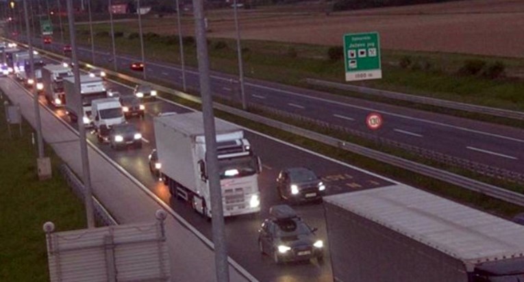 Kolona od 4 kilometra na izlazu s autoceste A3 kod Zagreba, nije radila naplata