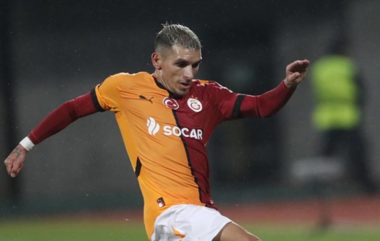 VIDEO Zvijezda Galatasaraya bježi iz Turske zbog manijaka koji mu proganja suprugu