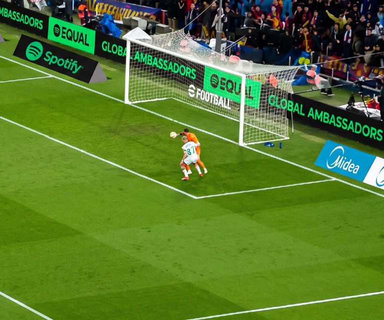 VIDEO Szczesny ušao ispred Livakovića pa poklonio gol. AS: Zato su doveli Hrvata