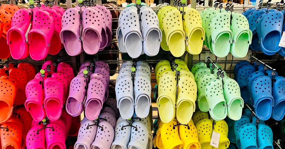 Kupci u SAD-u masovno biraju tenisice umjesto Crocsica