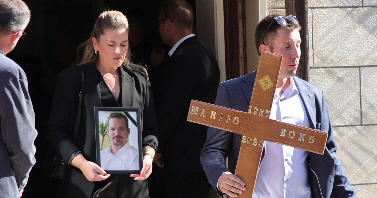 Dalmacija zavijena u crno. Posljednji ispraćaj Marija, Roka i Andrije