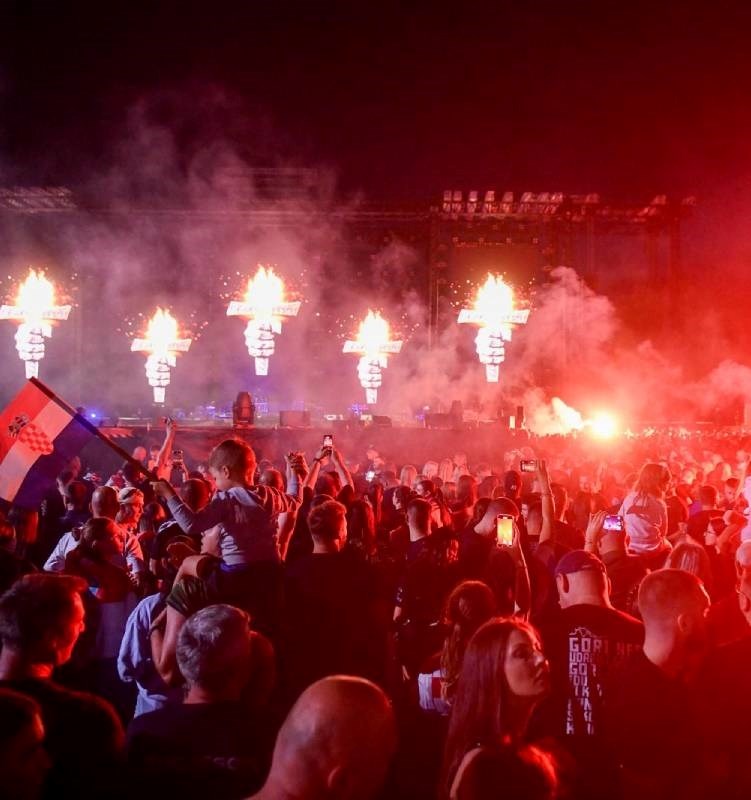 VIDEO Na Hipodromu nastala ludnica kad je krenuo hit Vojka V