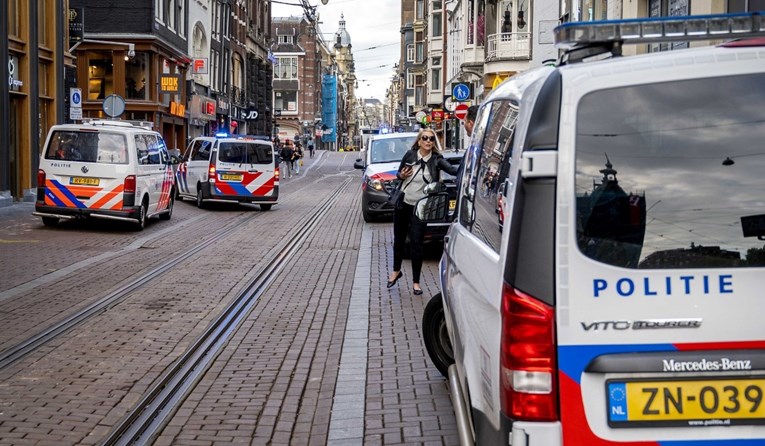 Upucani nizozemski novinar je u kritičnom stanju, policija uhitila troje ljudi