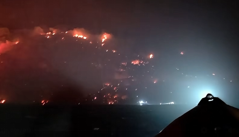 VIDEO Ovako je katastrofalan požar kod Omiša izgledao iz mora