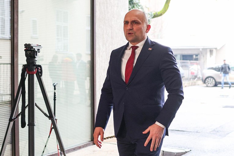 Anušić komentirao odlazak Piletića: Politika melje