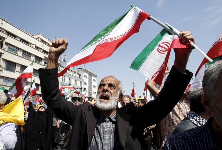 "I Izrael i Iran pokušavaju spasiti obraz." Iranci na ulici viču: "Smrt cionistima"