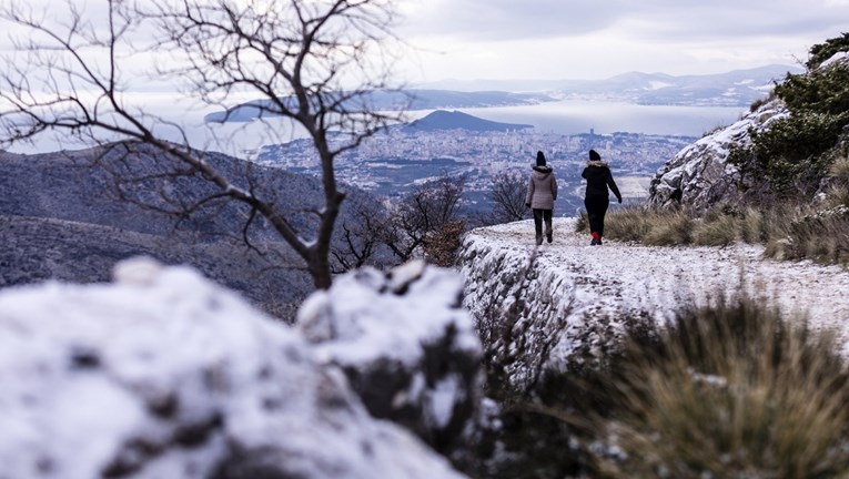 Hladno jutro diljem zemlje, posebno u Dalmaciji. Meteorolozi najavili preokret