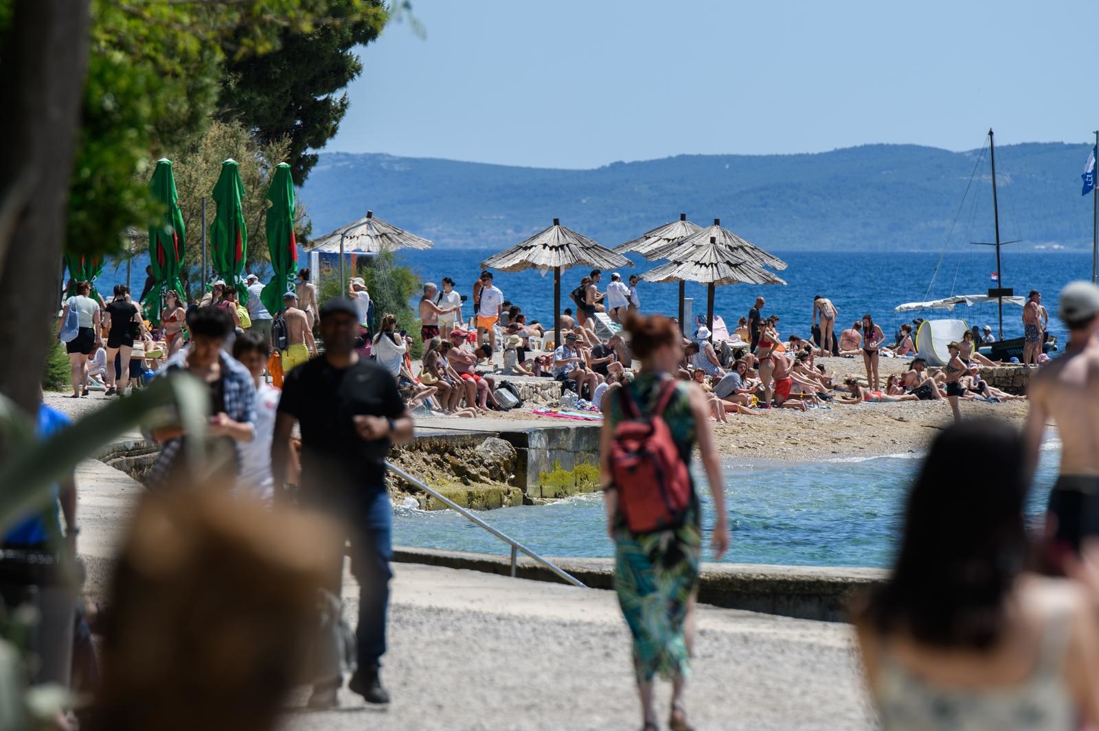 Indijac na plaži u Zadru primio djevojčicu (12), pitao smije li je poljubiti. Ide u zatvor