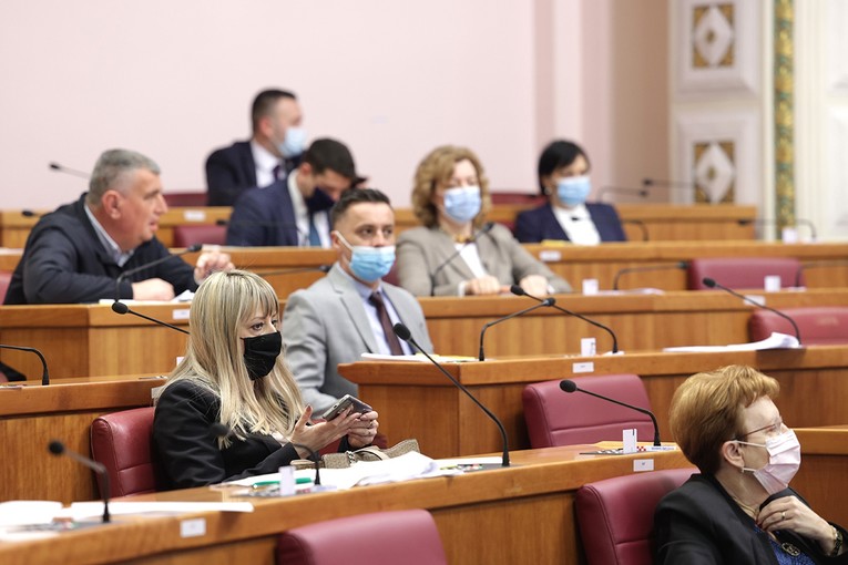 Sabor: Zastupnici traže reakciju vlade i ublažavanje udara inflacije
